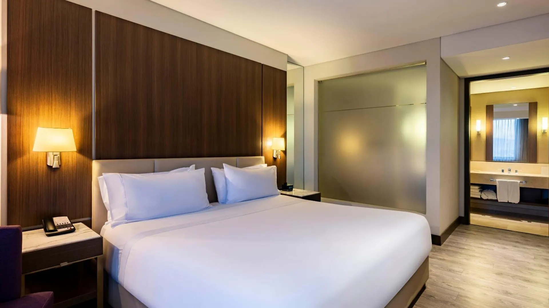 Courtyard By Marriott Bogota Airport Hotel