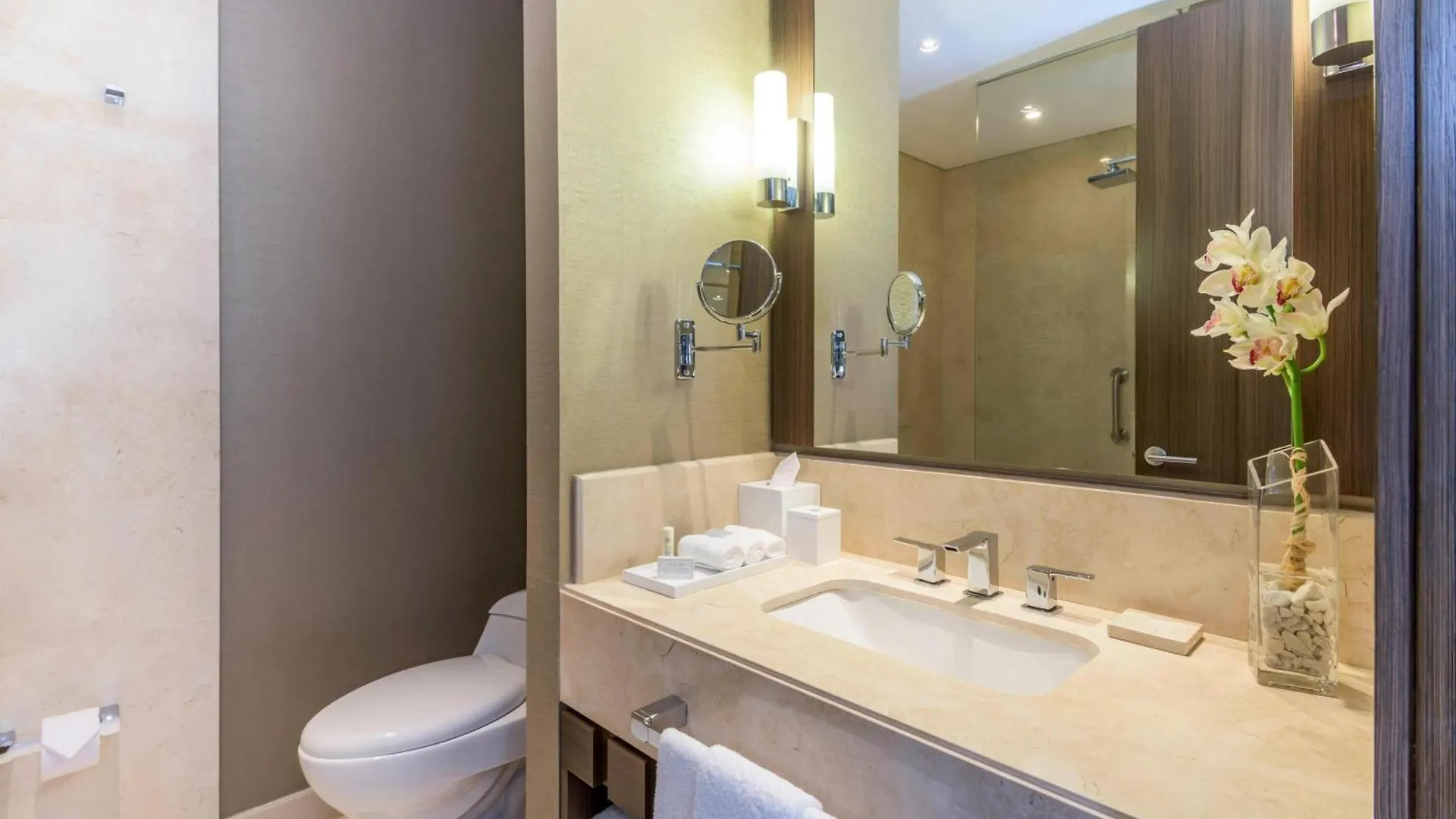 Courtyard By Marriott Bogota Airport Hotel