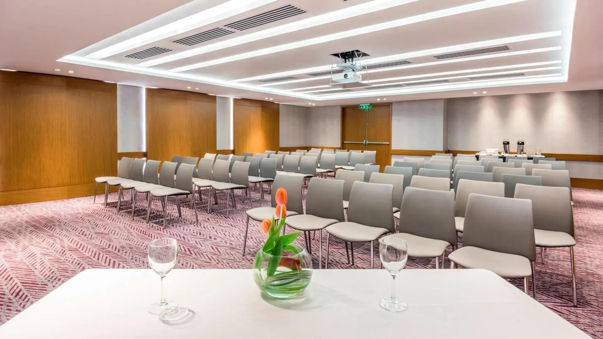 Courtyard By Marriott Bogota Airport Hotel