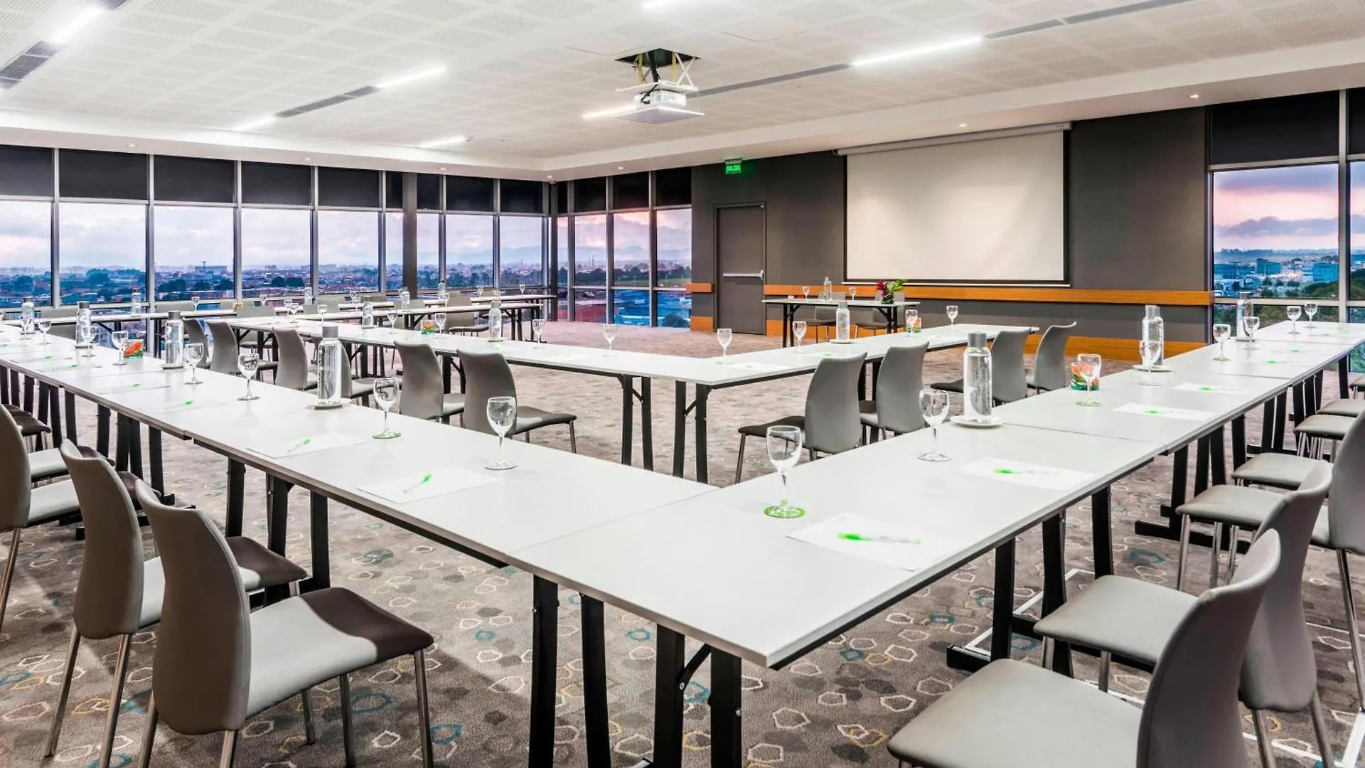 ****  Courtyard By Marriott Bogota Airport Hotel Colombia