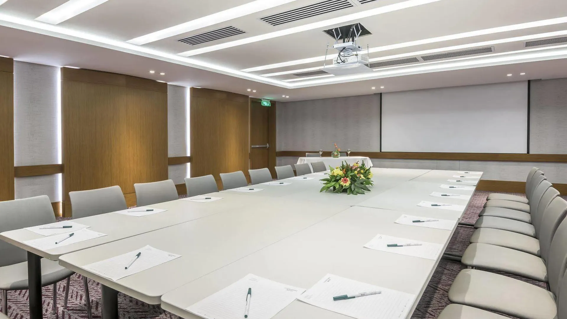 Courtyard By Marriott Bogota Airport Hotel