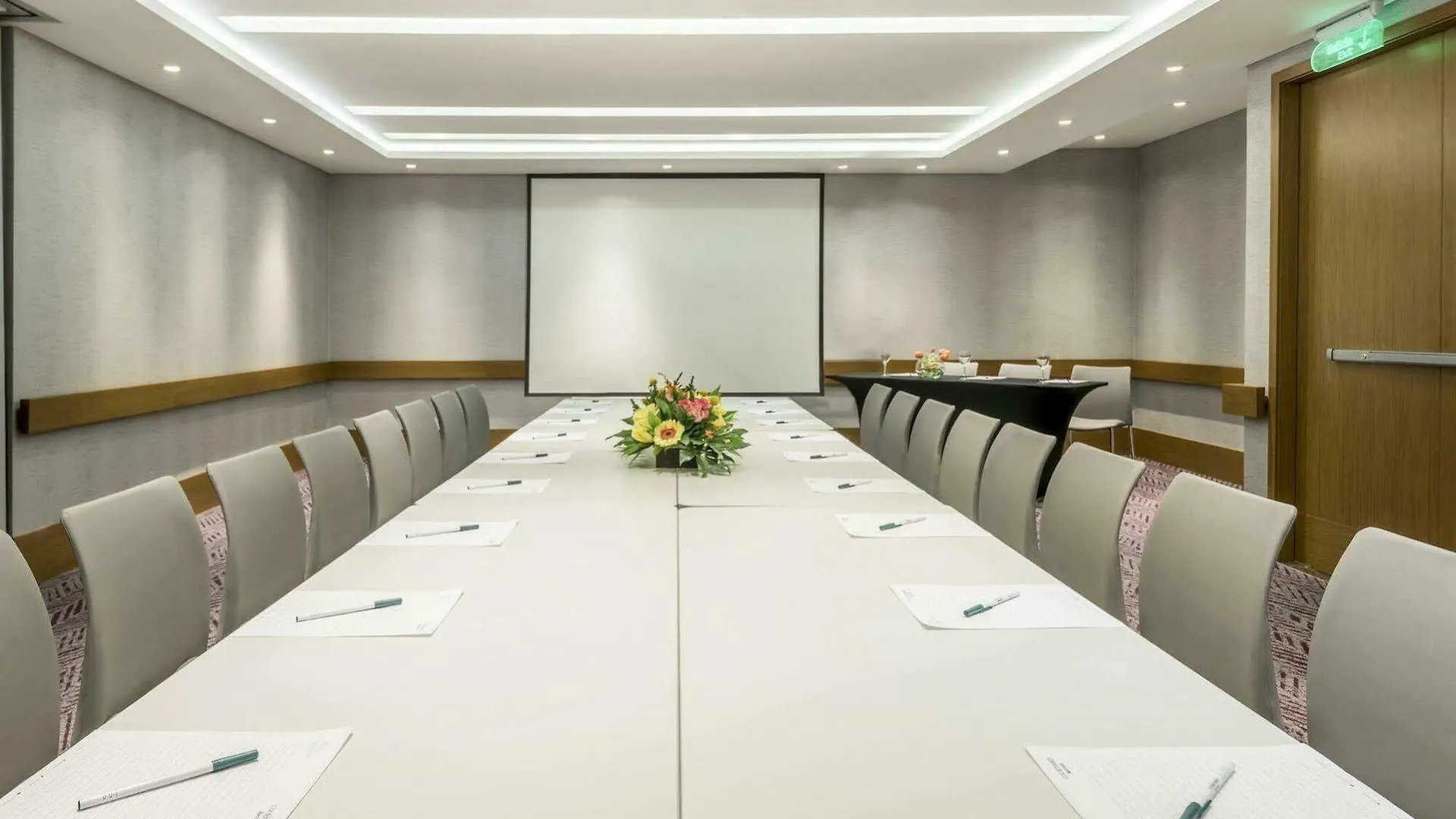 Courtyard By Marriott Bogota Airport Hotel
