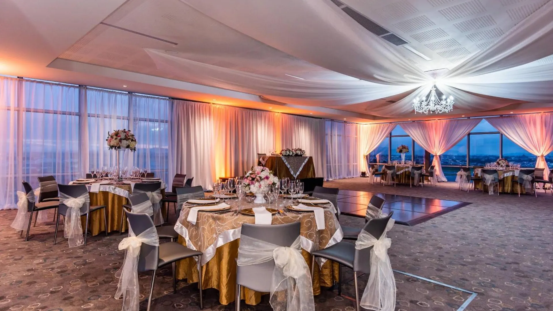 Courtyard By Marriott Bogota Airport Hotel