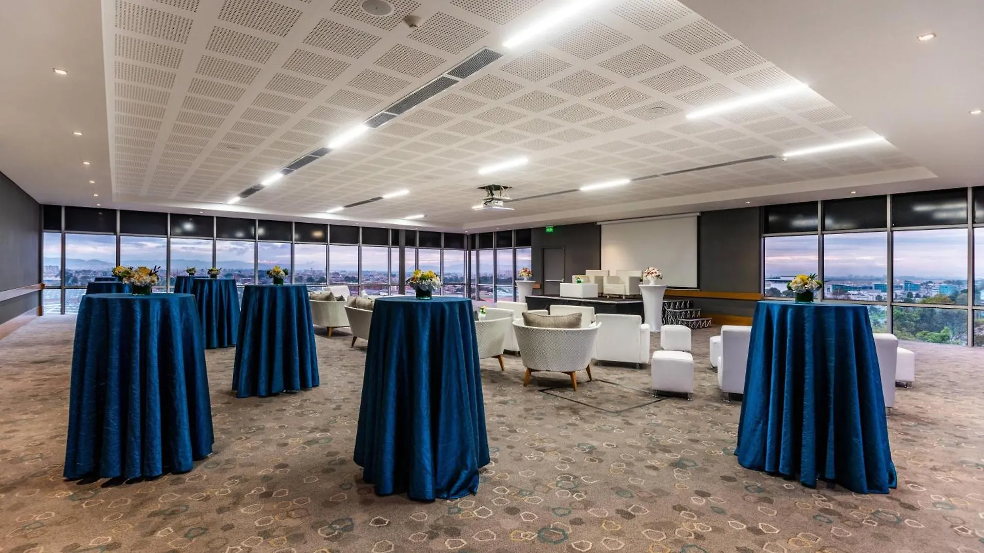 Courtyard By Marriott Bogota Airport Hotel 4*,