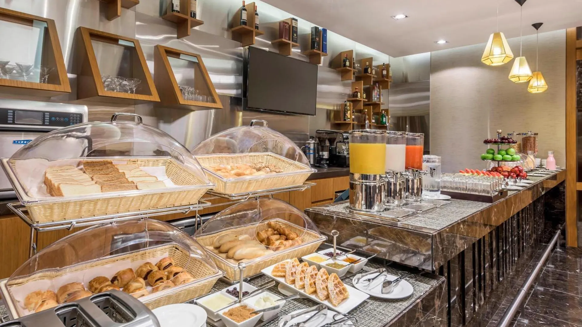 Courtyard By Marriott Bogota Airport Hotel