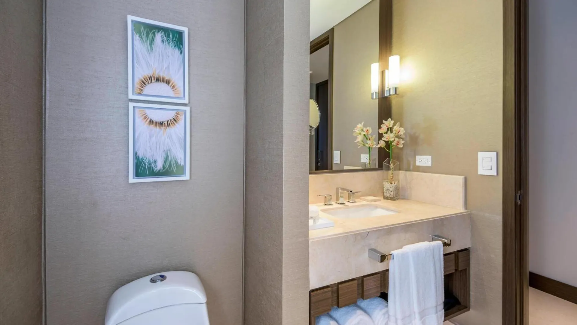 Courtyard By Marriott Bogota Airport Hotel 4*,