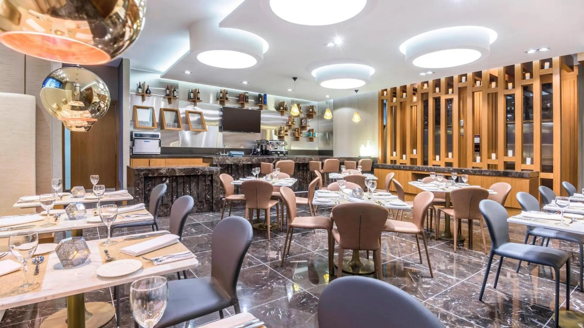 Courtyard By Marriott Bogota Airport Hotel